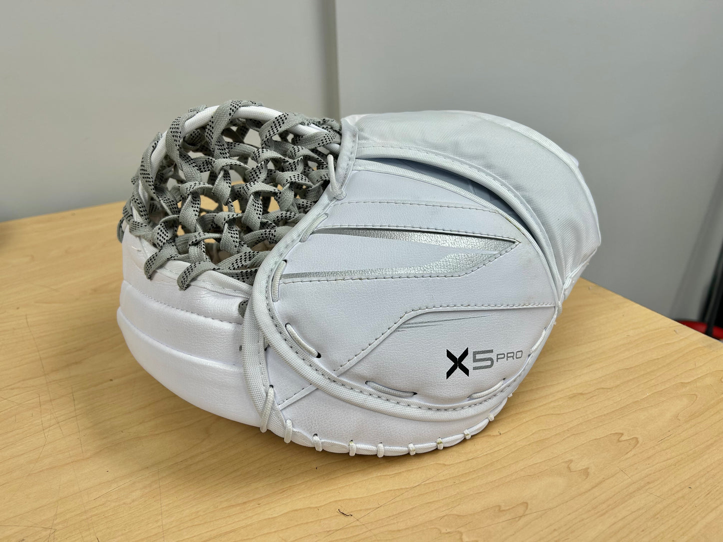 Goalie Glove Skate Lace Pocket.